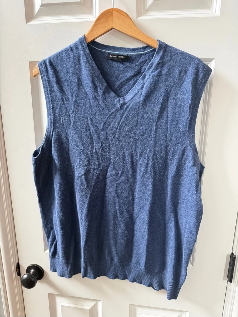 Banana Republic Navy V-Neck Sleeveless Knit Top